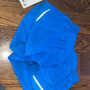 PERFECT CONDITION POOLSIDE LW 2.5 IN HOTTY HOT SHORTS SIZE 4